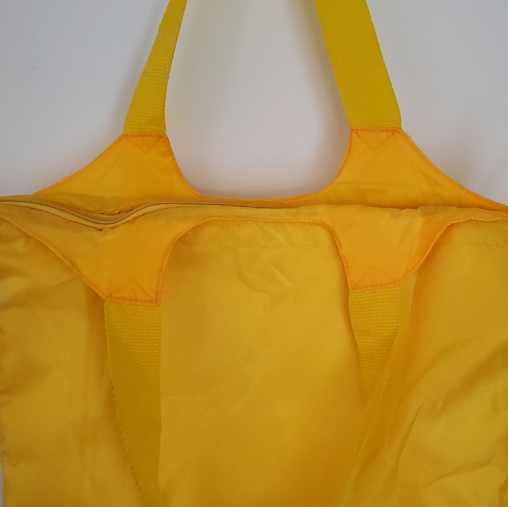 California Innovations Bold Yellow Temperature Insulated Picnic Cooler Tote Bag - Picture 11 of 11
